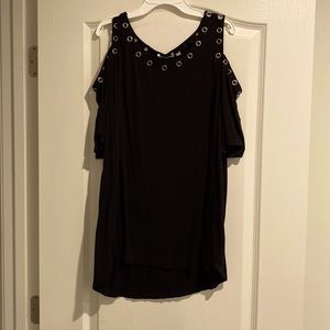 Black peak a boo shoulder top